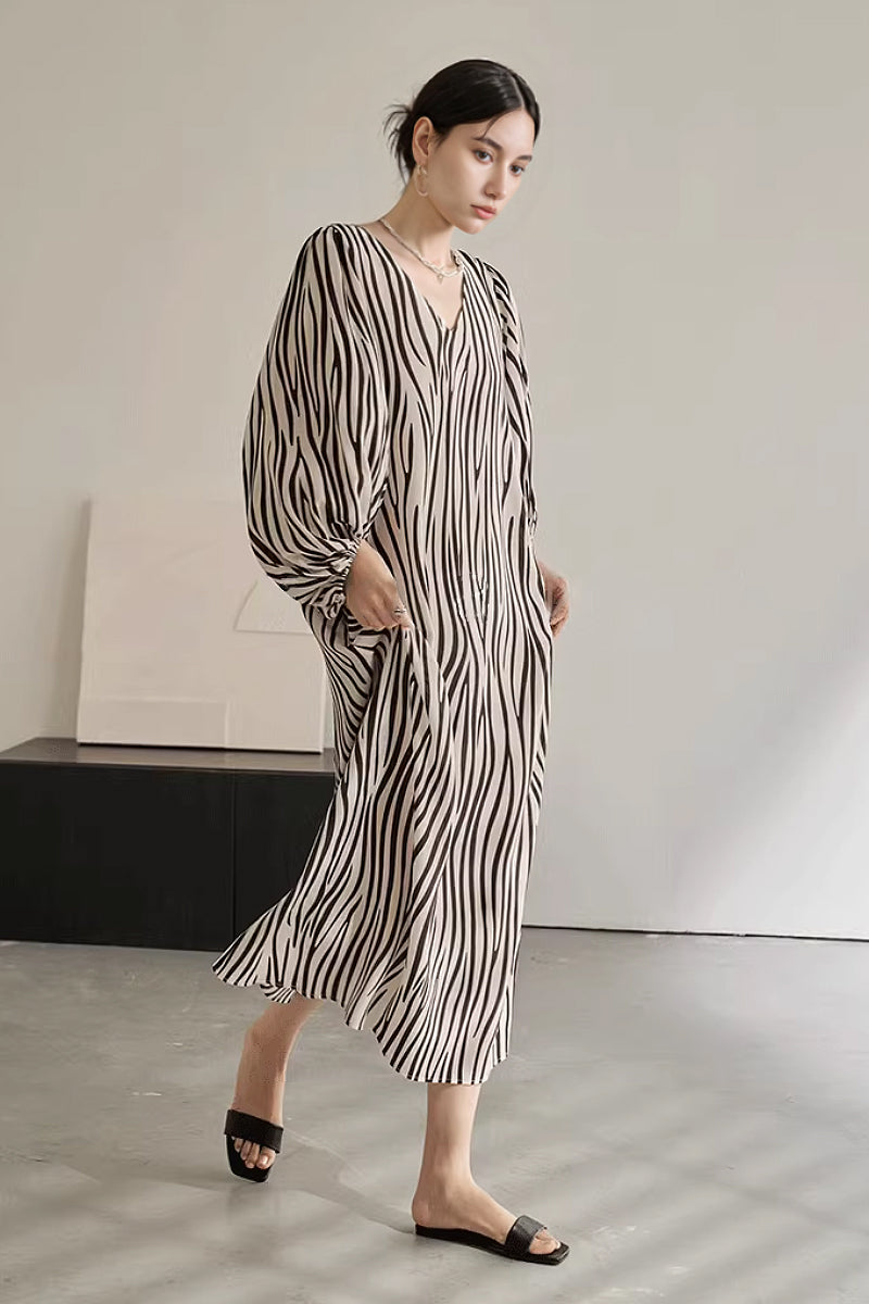 100 Mulberry Silk V-Neck Balloon-Sleeve Zebra-Print Midi Dress