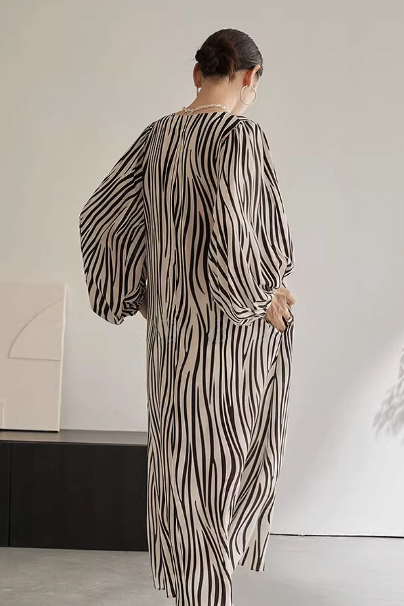 100 Mulberry Silk V-Neck Balloon-Sleeve Zebra-Print Midi Dress