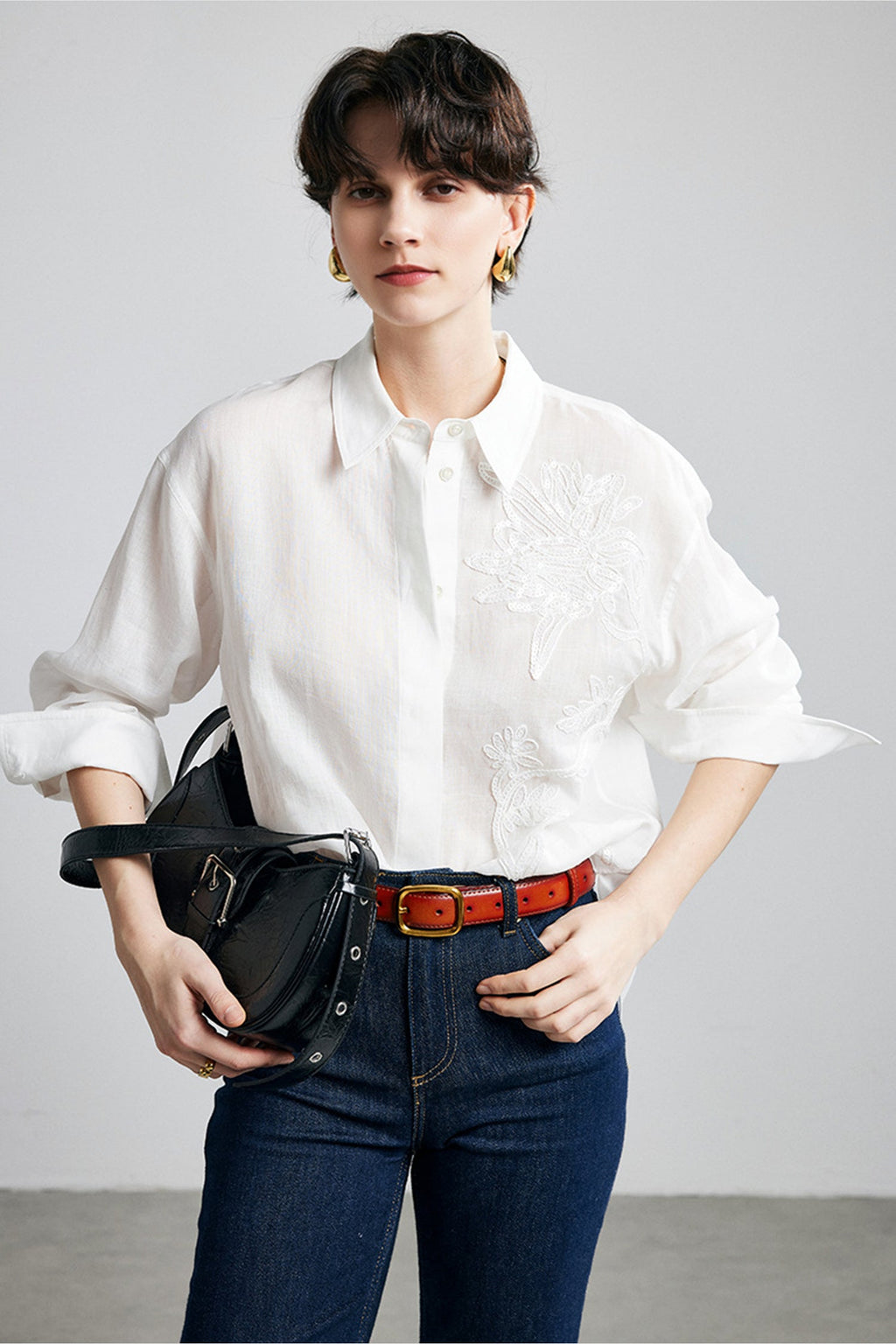 100% Ramie Floral Embroidered Button-Down Shirt in White