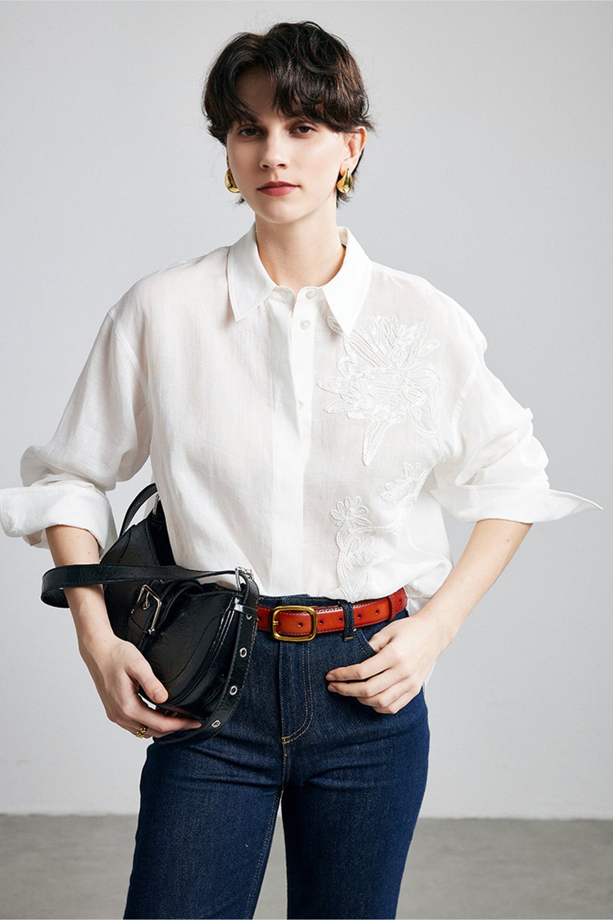 100% Ramie Floral Embroidered Button-Down Shirt in White