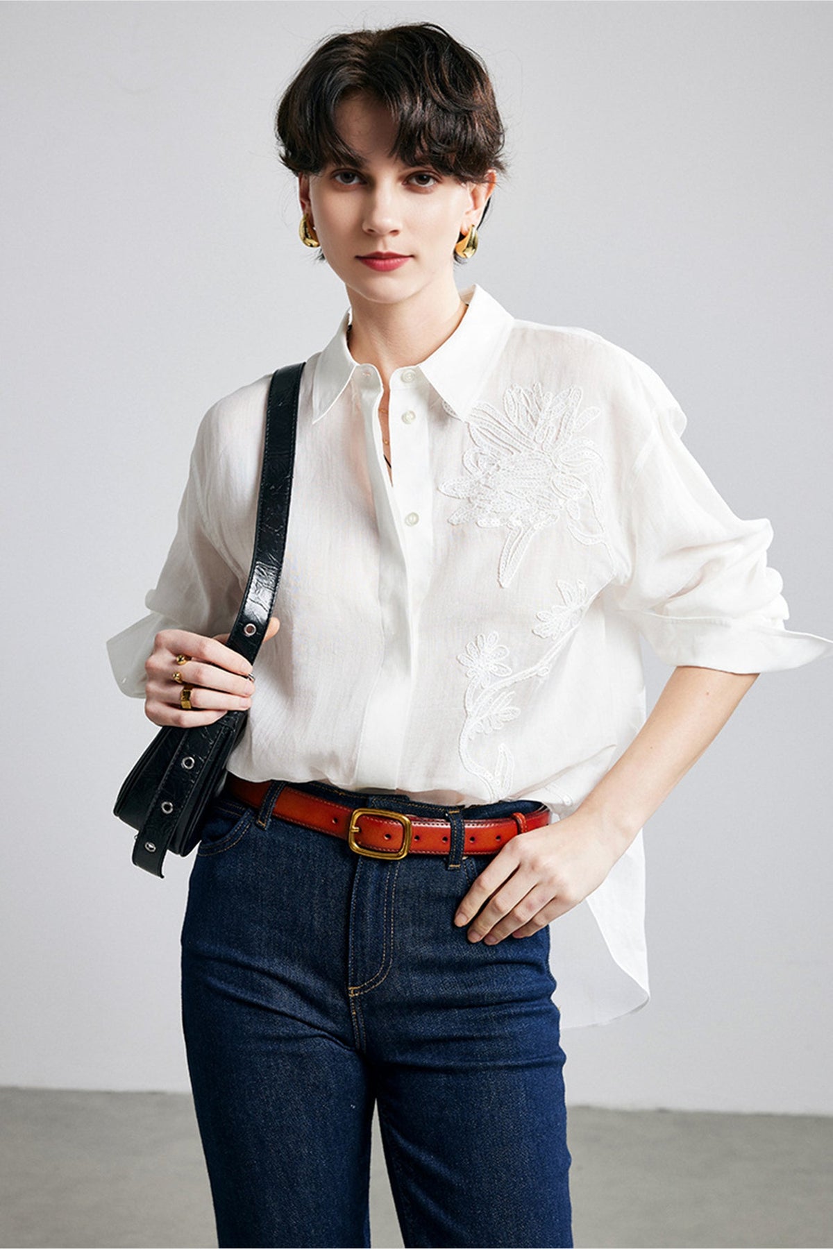 100% Ramie Floral Embroidered Button-Down Shirt in White