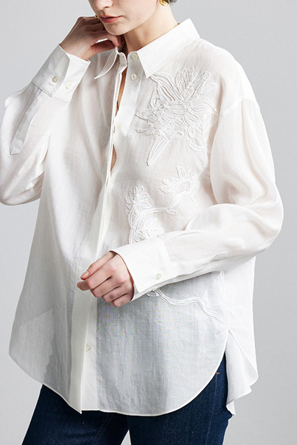100% Ramie Floral Embroidered Button-Down Shirt in White
