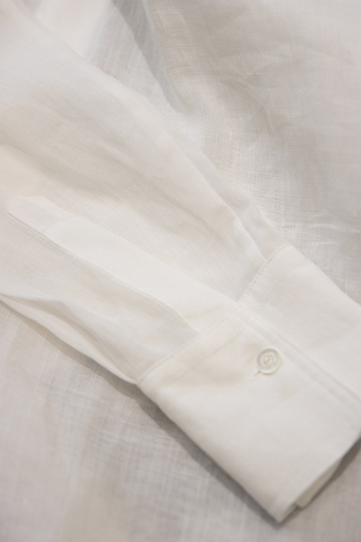 100% Ramie Floral Embroidered Button-Down Shirt in White