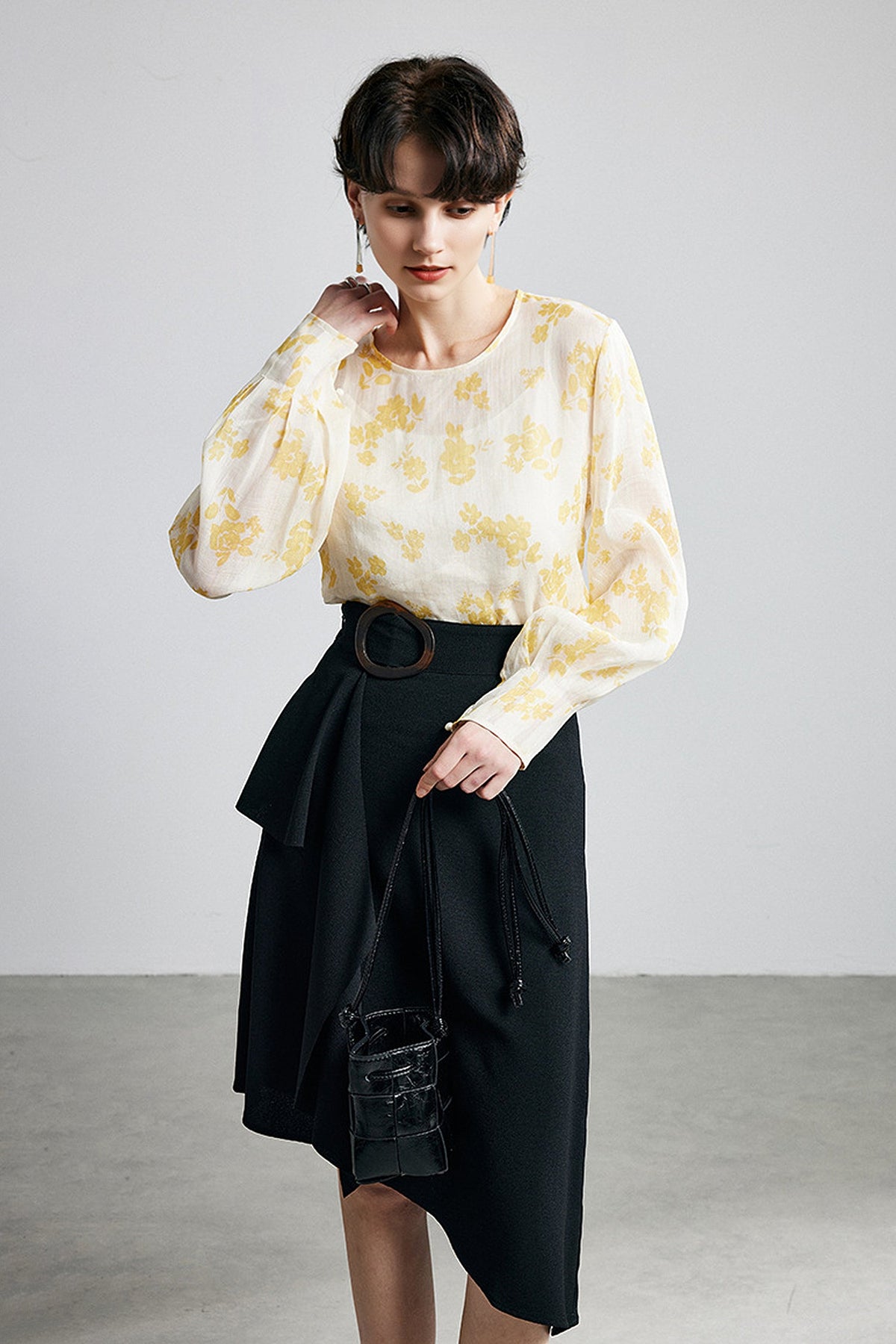 100% Ramie White Floral Long Sleeve Blouse