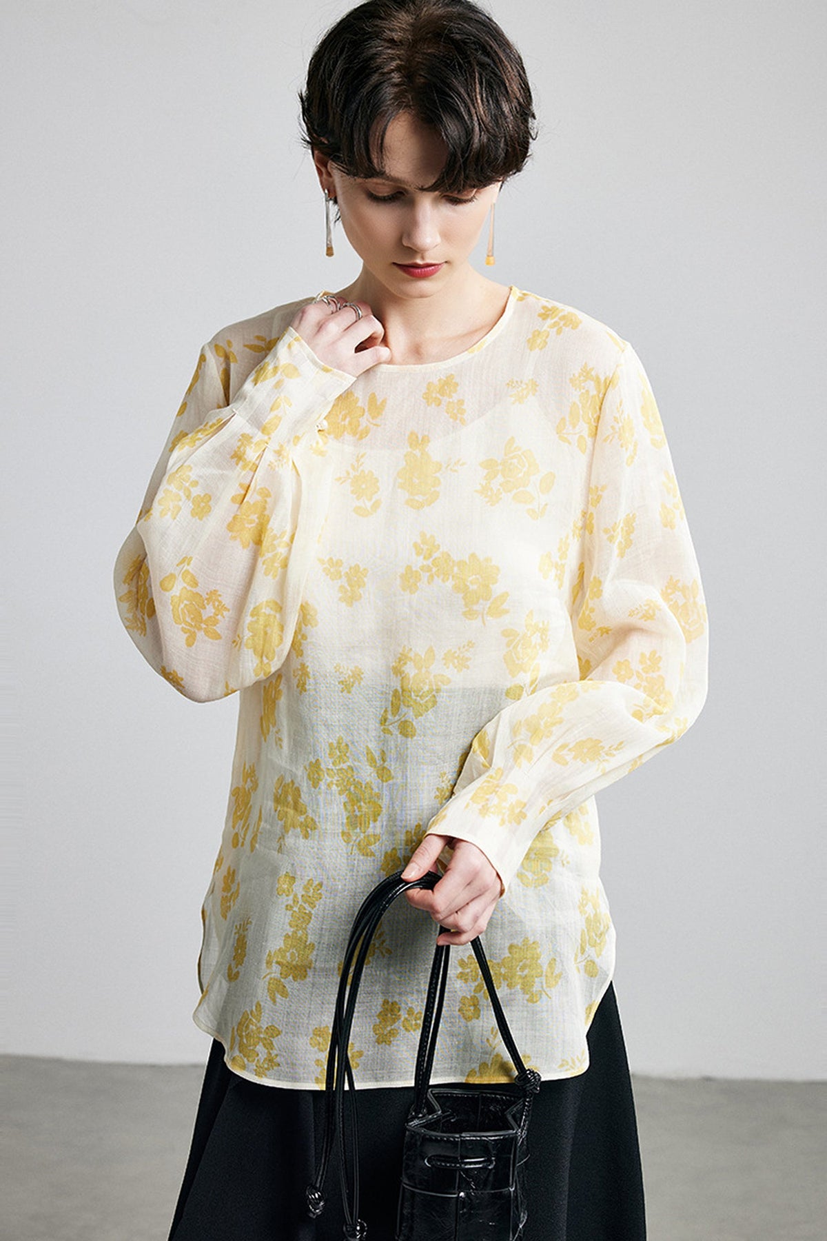 100% Ramie White Floral Long Sleeve Blouse