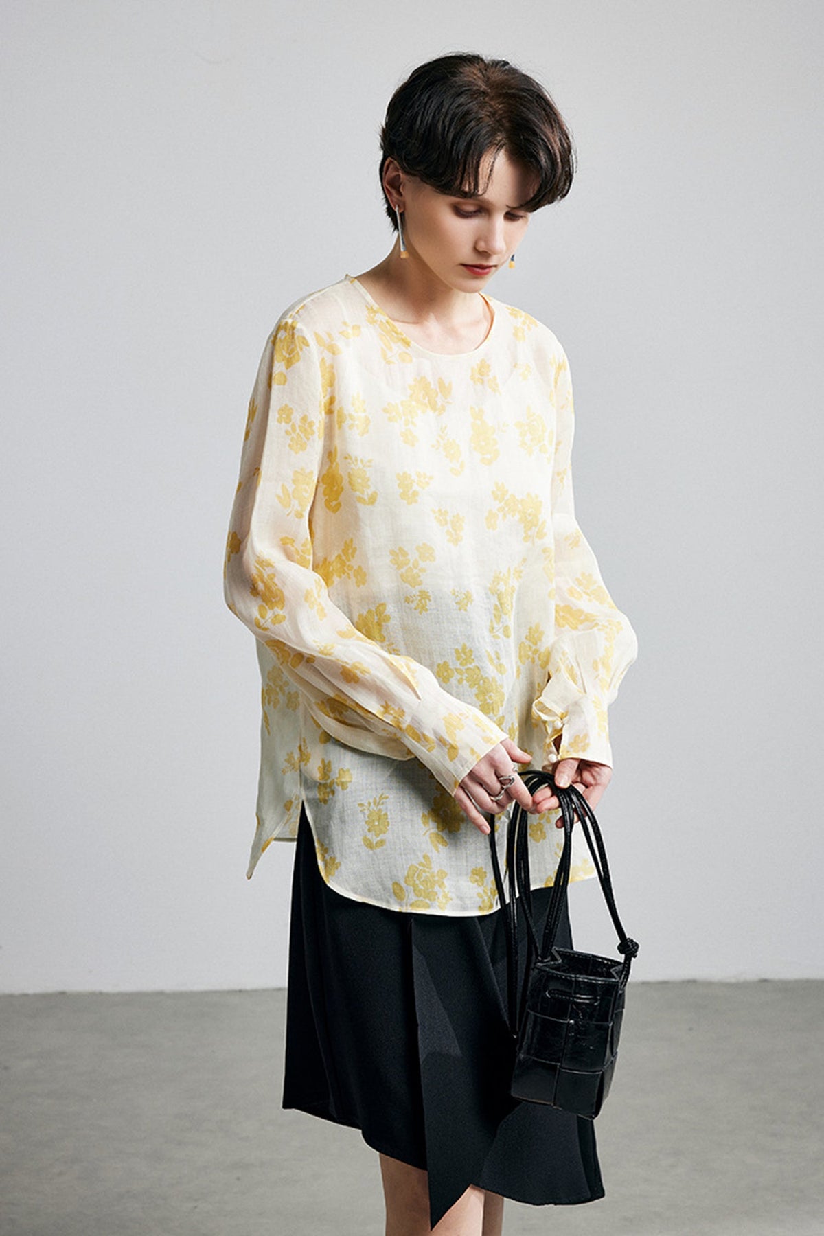 100% Ramie White Floral Long Sleeve Blouse