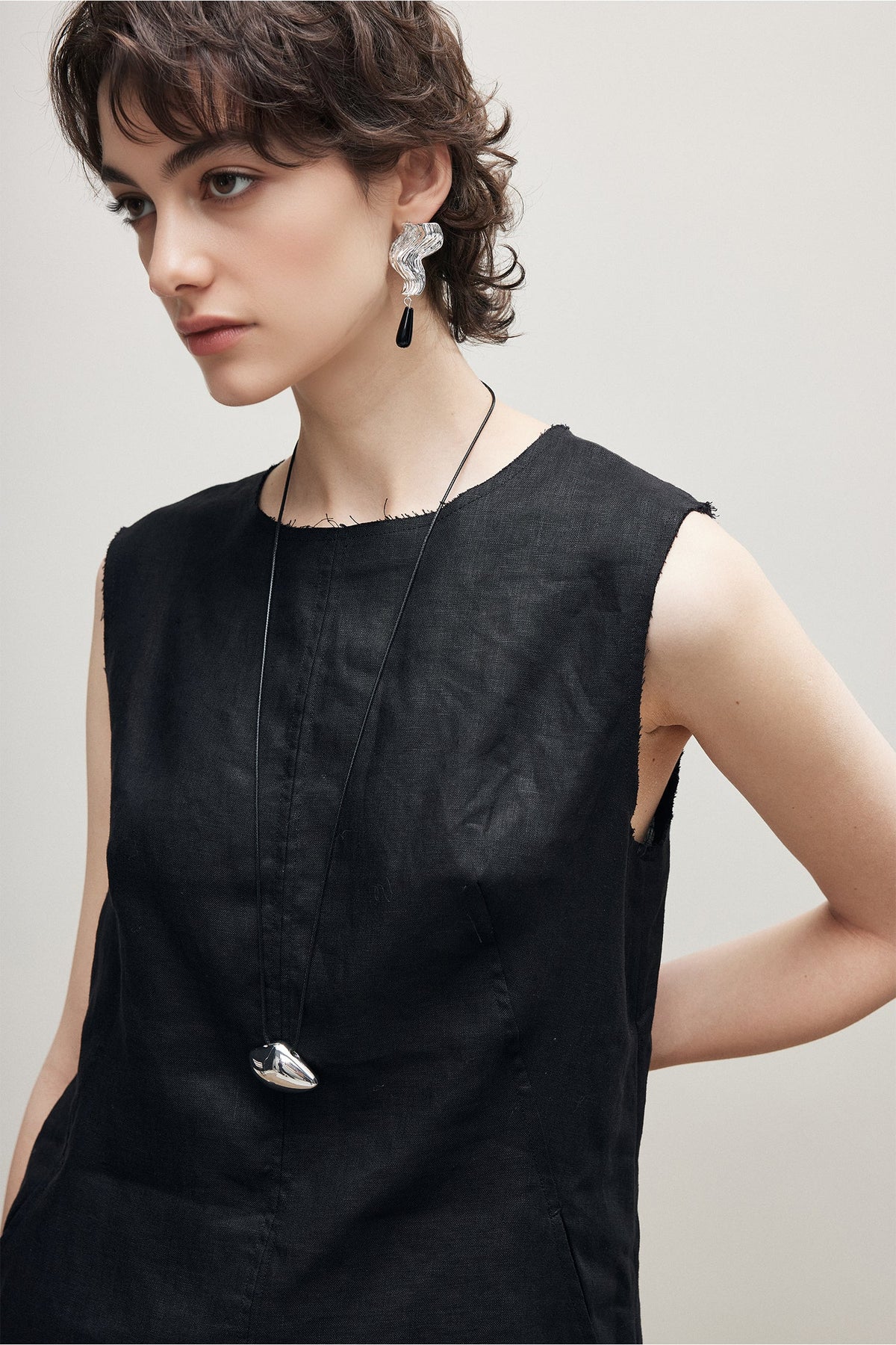 100% Linen Breathable Sleeveless Top with Pocket