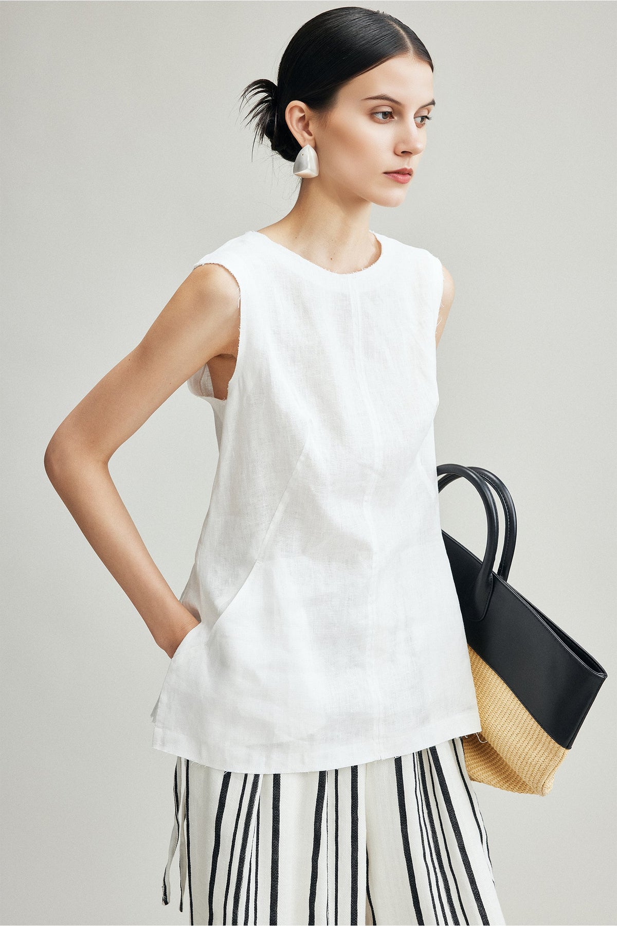 100% Linen Breathable Sleeveless Top with Pocket