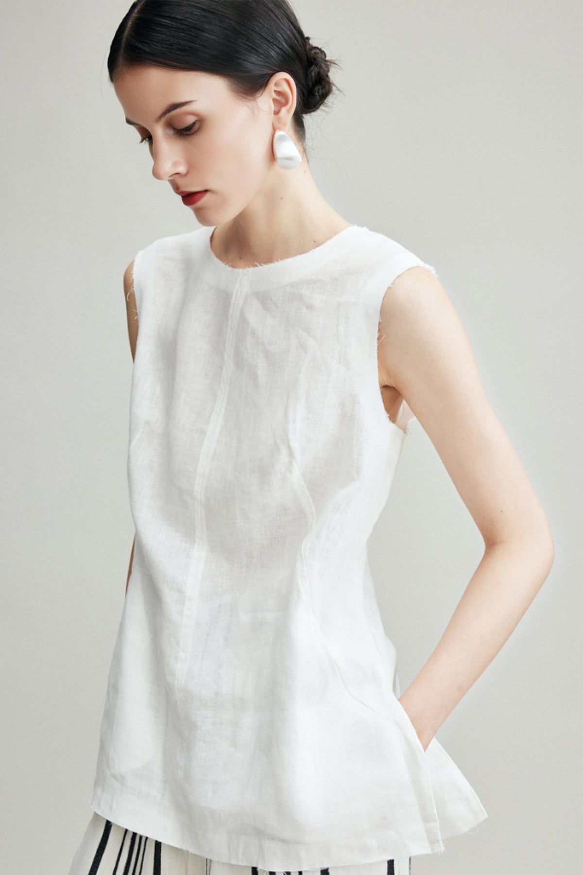100% Linen Breathable Sleeveless Top with Pocket