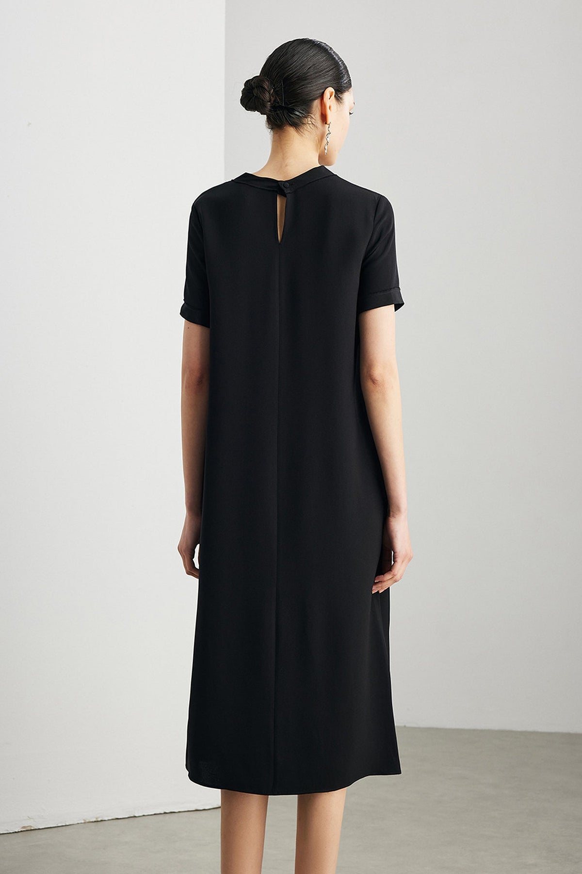 30 Momme Silk Crepe Short Sleeve Midi Dress
