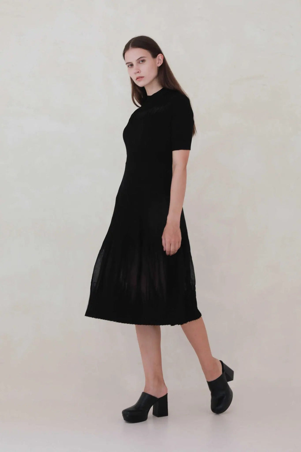 Short Sleeve Midi Dress