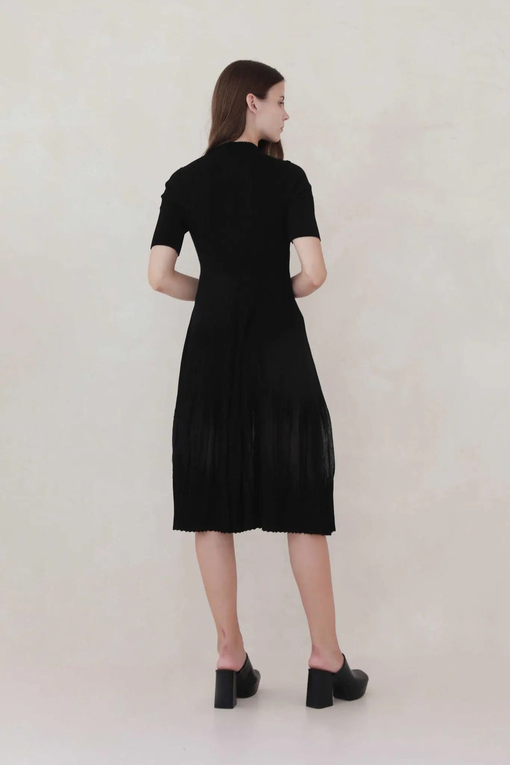 Short Sleeve Midi Dress