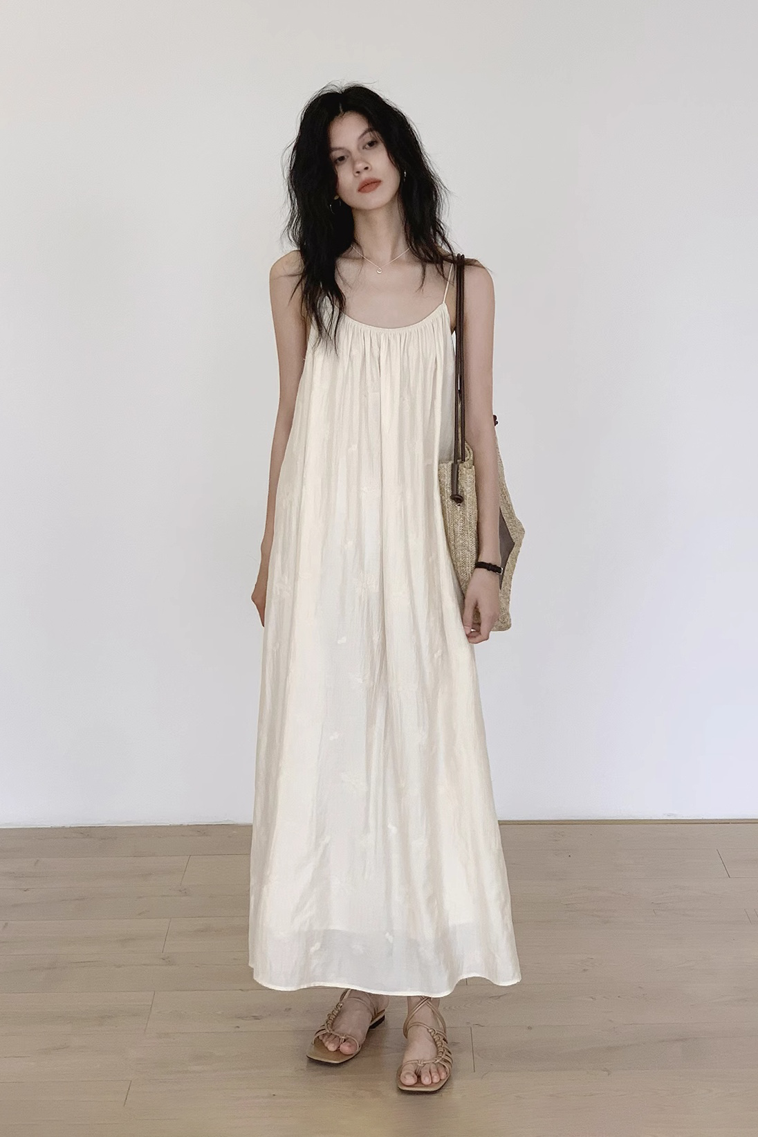 Sleeveless U-neck Open Back Spaghetti Strap Beach Dress