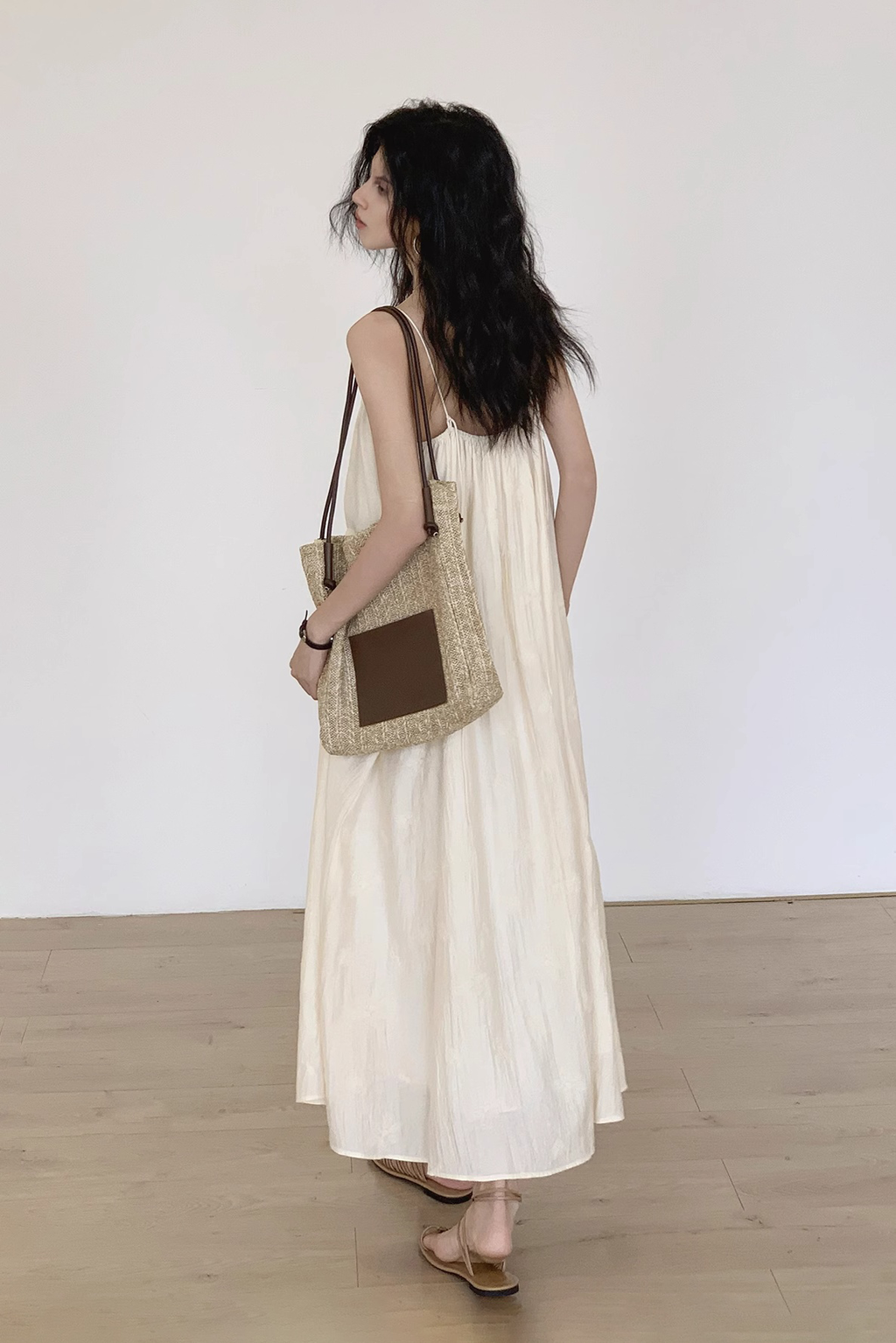 Sleeveless U-neck Open Back Spaghetti Strap Beach Dress