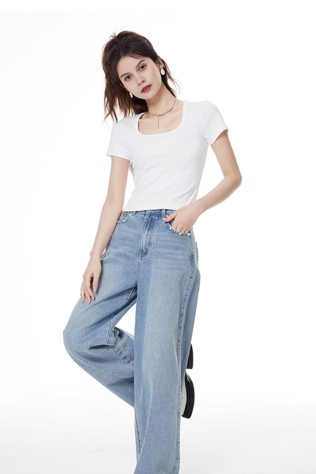 Slim Fit Scoop Neck Cropped T-Shirt