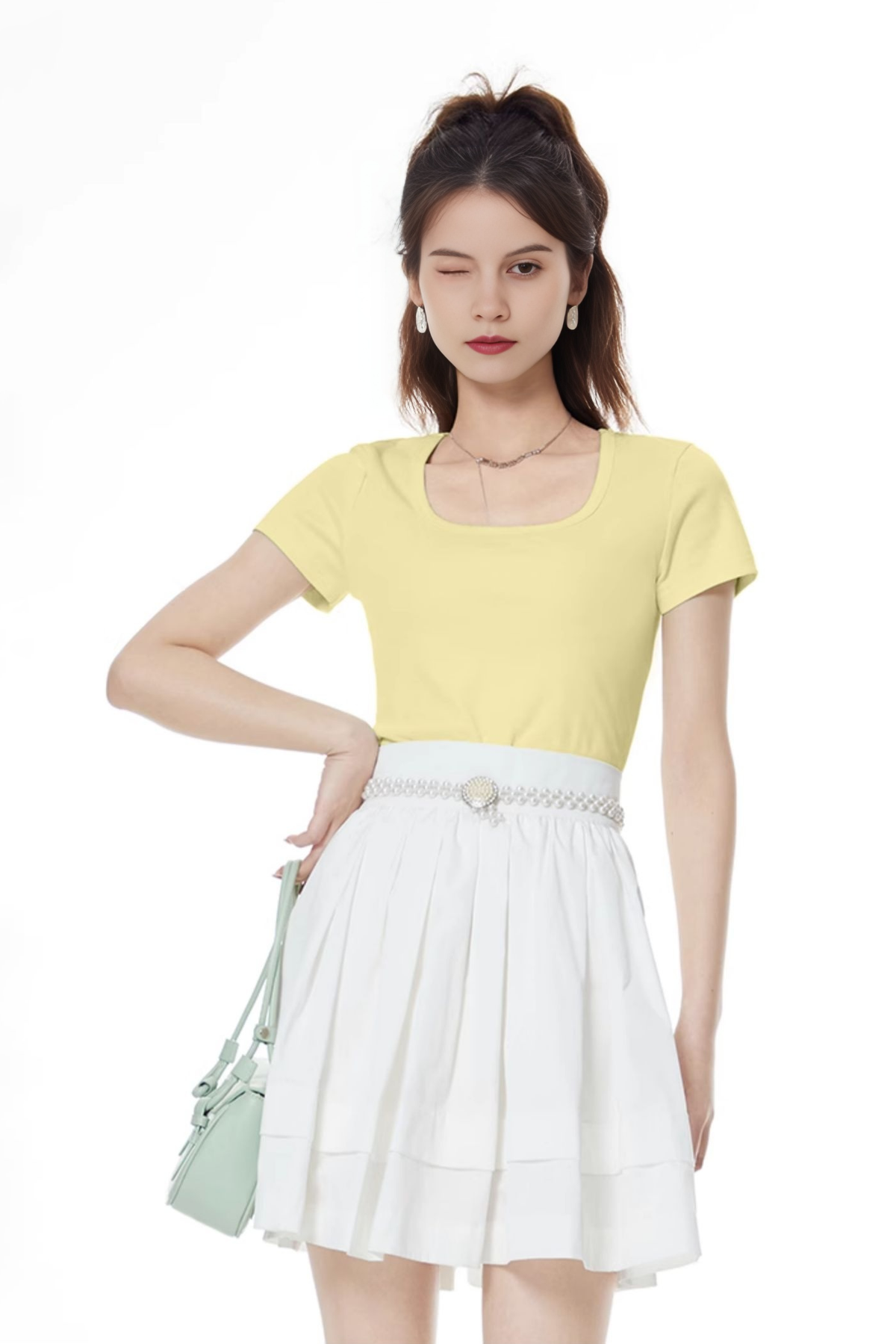 Slim Fit Scoop Neck Cropped T-Shirt