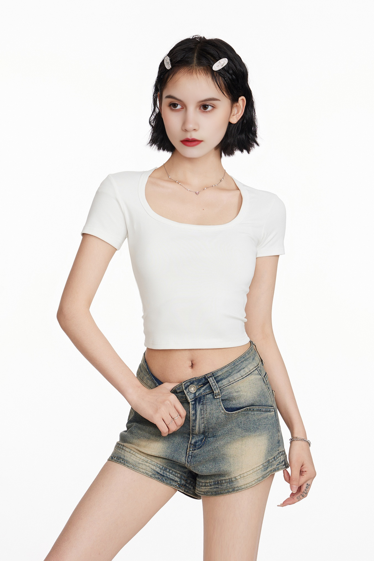 Slim Fit White Cropped T Shirt