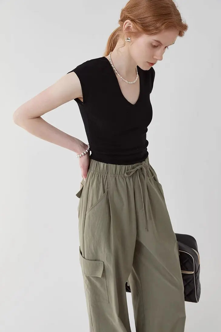 V-neck Short Sleeve Knit T-shirt