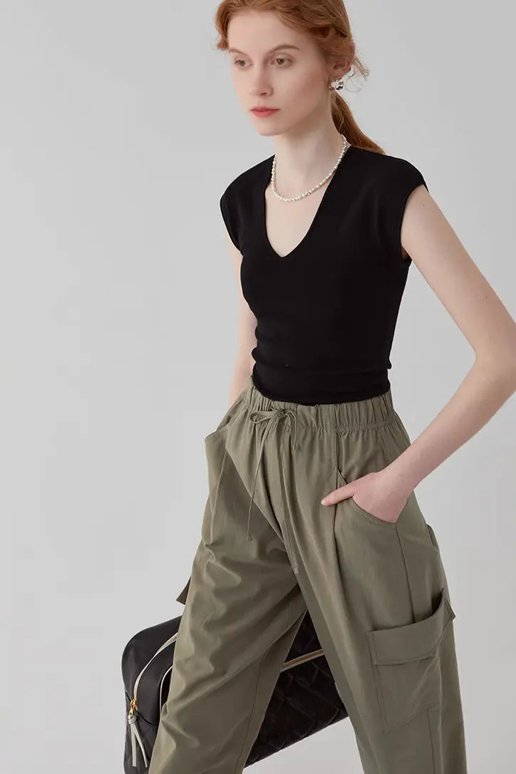 V-neck Short Sleeve Knit T-shirt