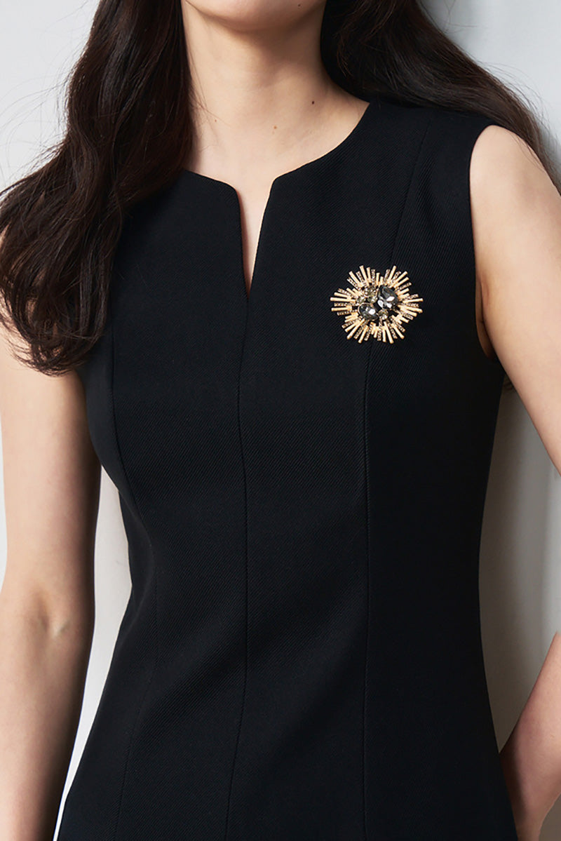 Black Sleeveless A-Line Mini Shift Dress with Brooch
