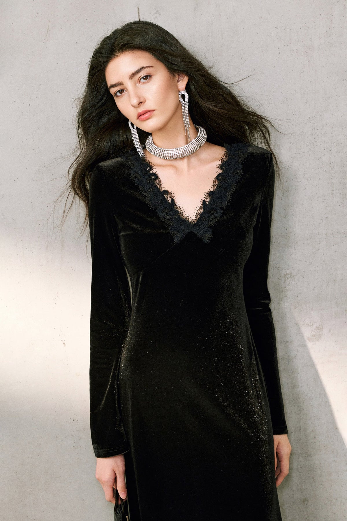 Black Velvet Long Sleeve Lace V-Neck Maxi Dress