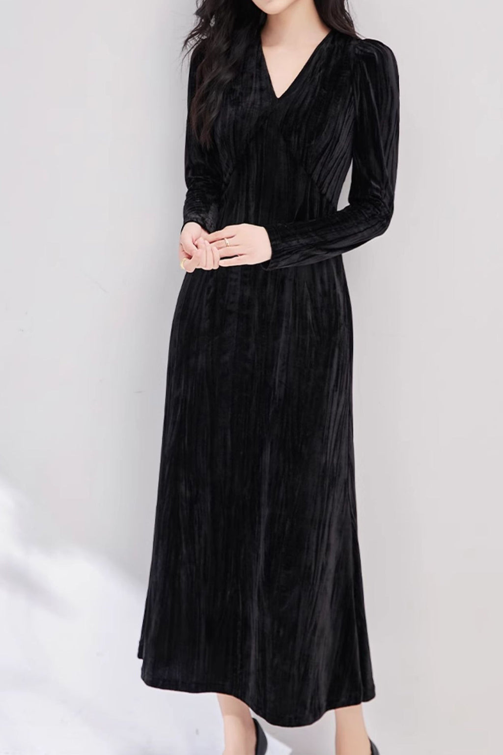 Black Velvet Textured Long Sleeve V-Neck Midi Dress