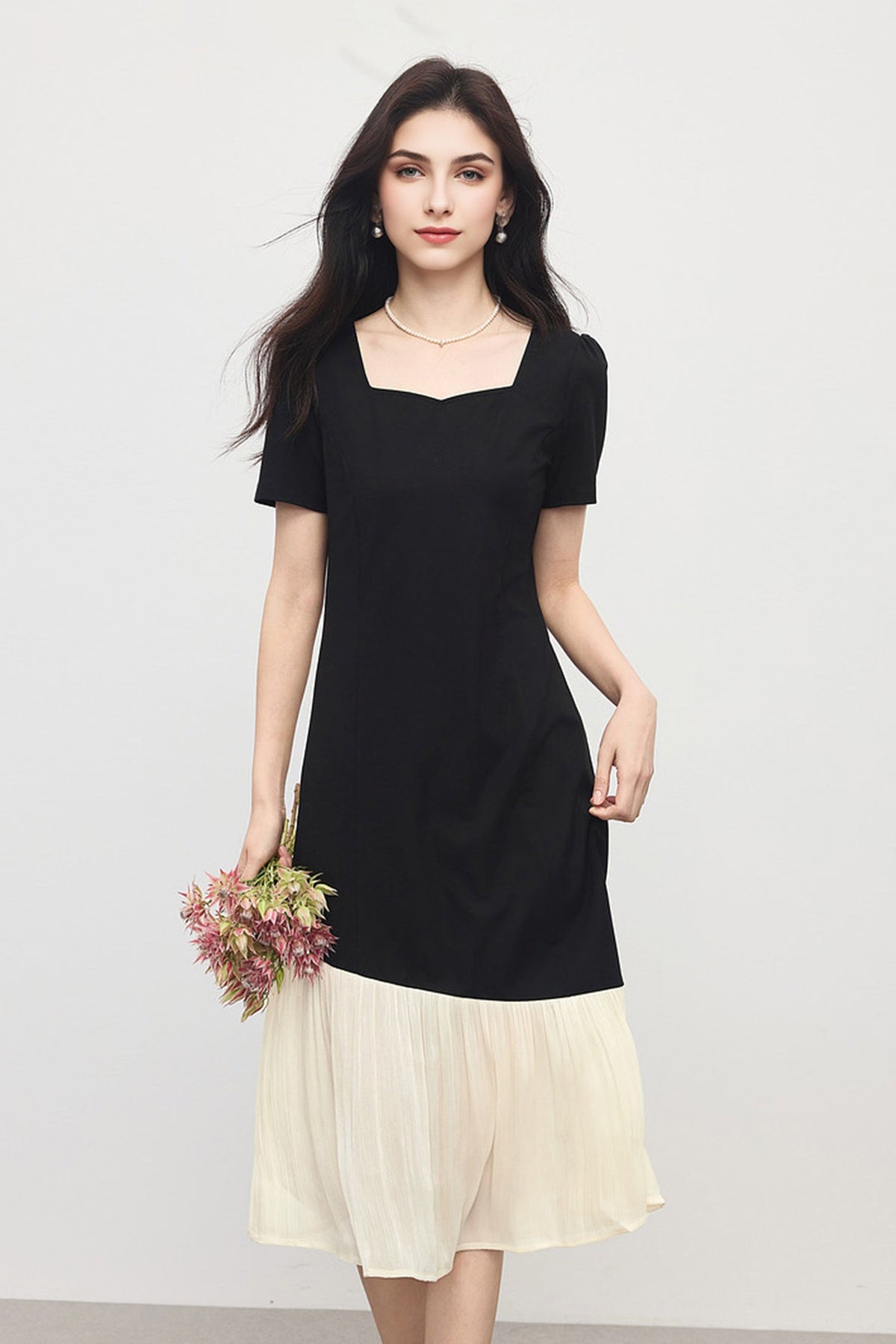 Short-Sleeve Sweetheart-Neck A-Line Midi Dress