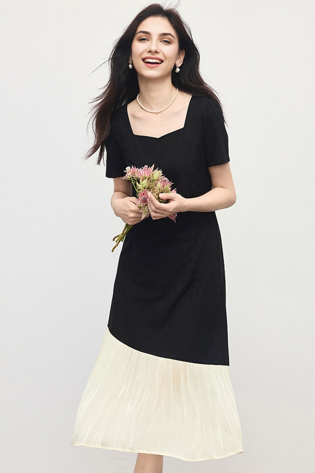 Short-Sleeve Sweetheart-Neck A-Line Midi Dress