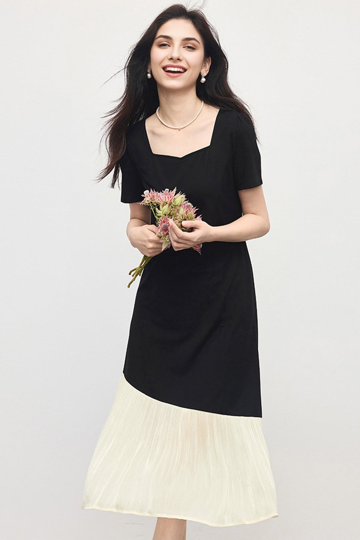 Short-Sleeve Sweetheart-Neck A-Line Midi Dress
