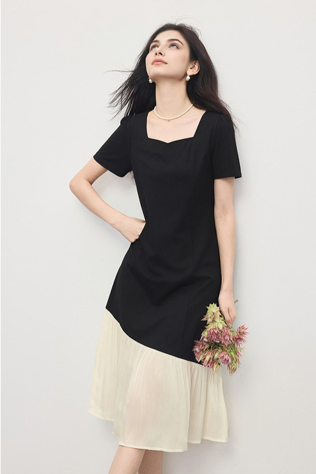 Short-Sleeve Sweetheart-Neck A-Line Midi Dress