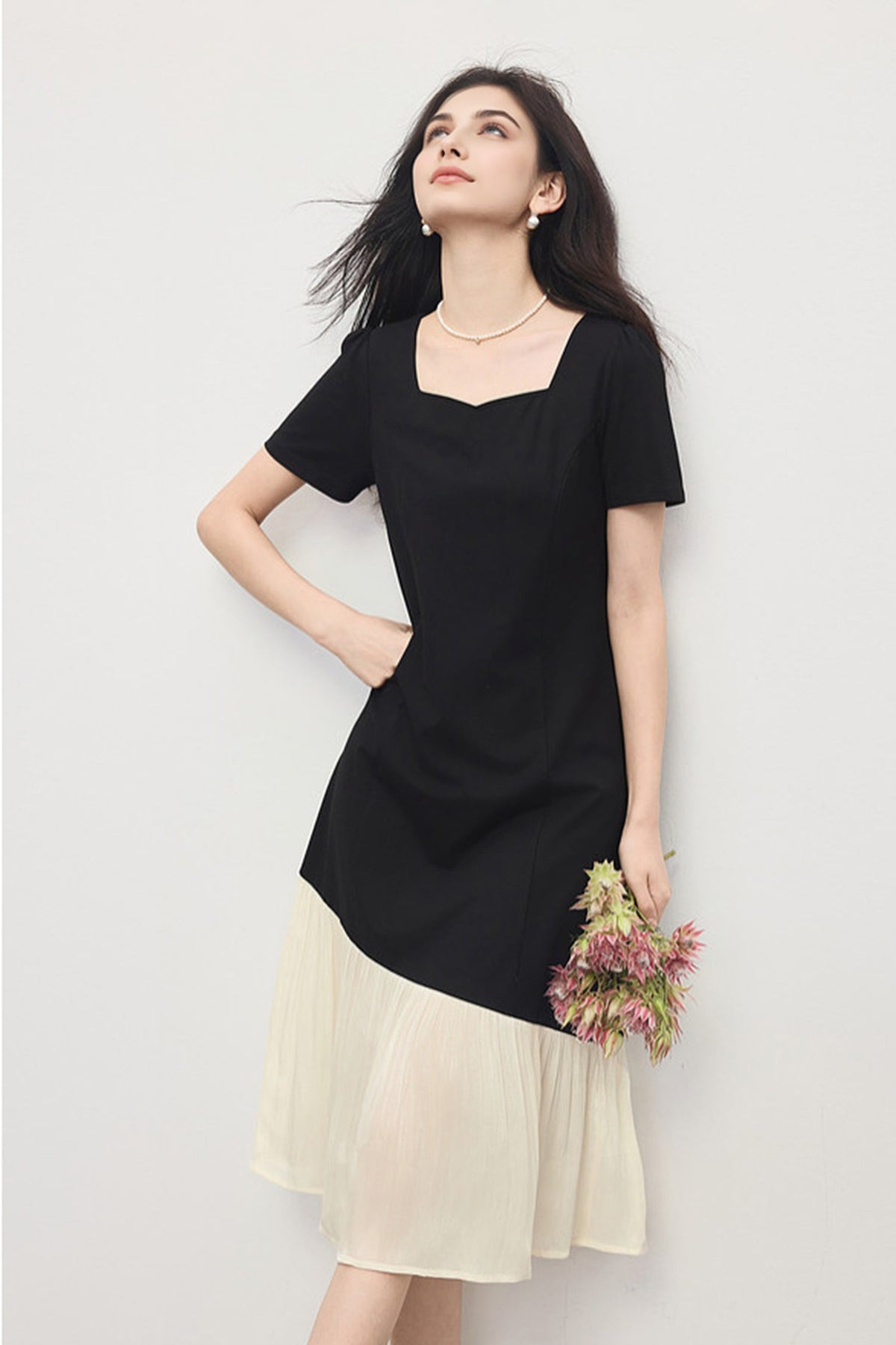 Short-Sleeve Sweetheart-Neck A-Line Midi Dress