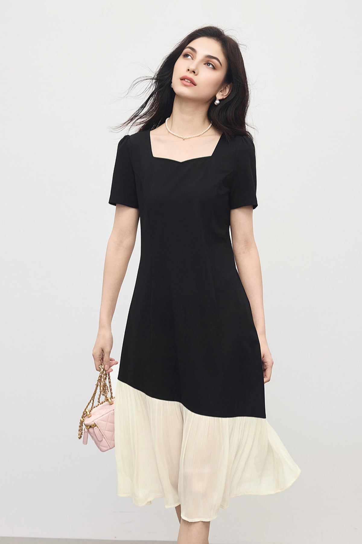 Short-Sleeve Sweetheart-Neck A-Line Midi Dress