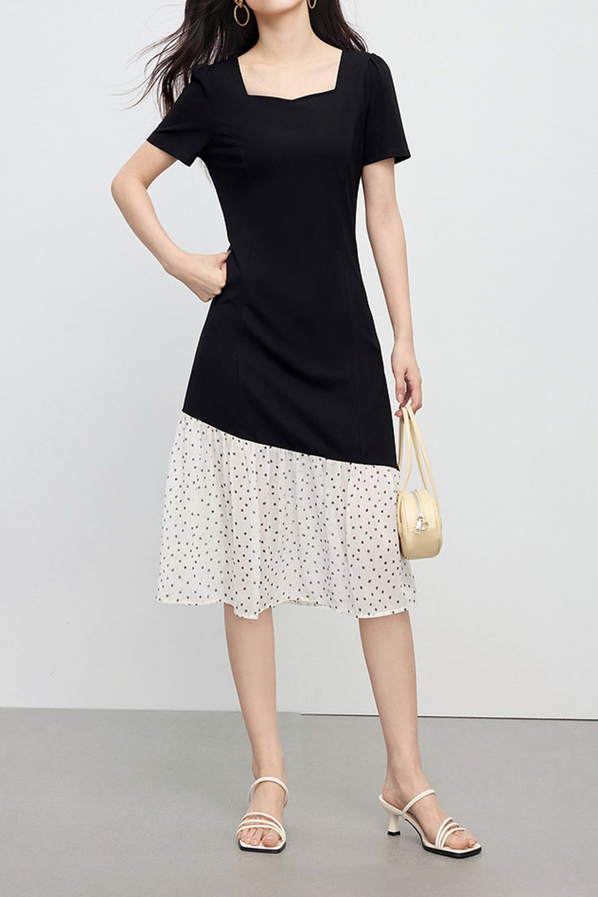 Short-Sleeve Sweetheart-Neck A-Line Midi Dress