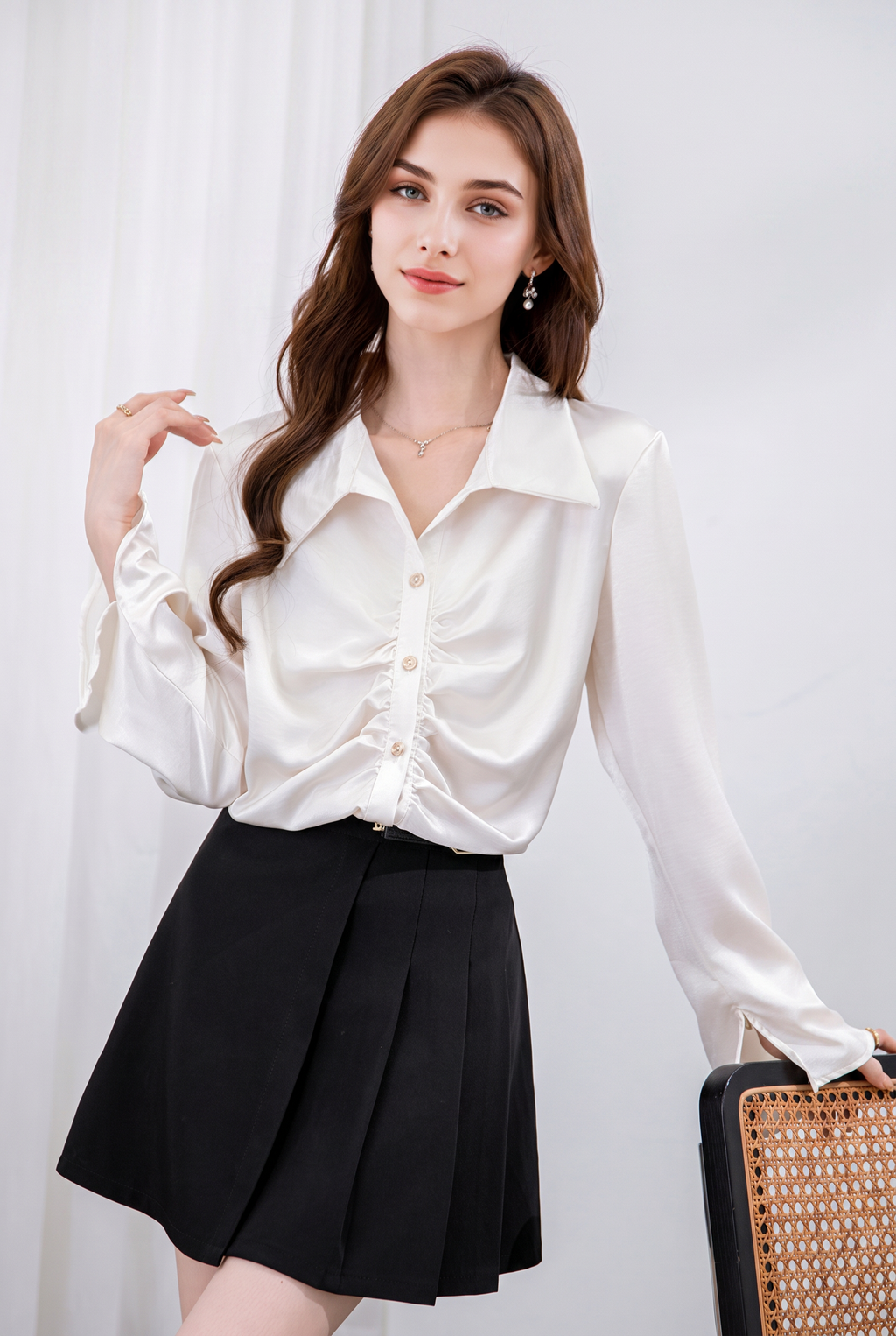 Stretch V-Neck Long Sleeve Shirt with Large Collar