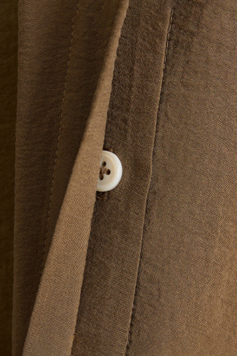 Textured Mulberry Silk Sleeveless Button-Down Shirt with Mandarin Collar